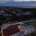Luxury Petra With Pool Sea View ורסי