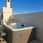 וילה Luxury Petra With Pool Sea View ורסי