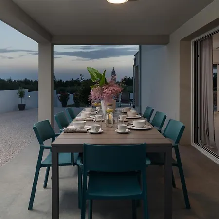 Luxury Petra With Pool Sea View فيلة فرسي