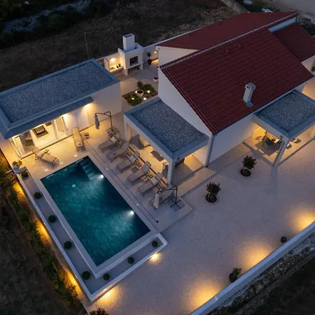 Luxury Petra With Pool Sea View *